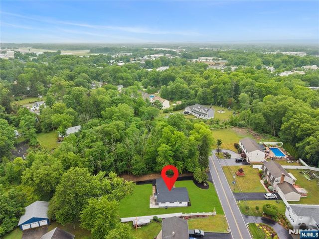 100 Pier Lane, Fairfield, NJ 07004