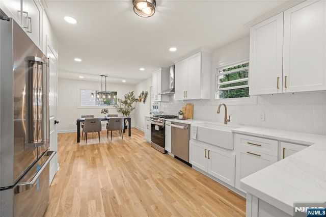 100 Pier Lane, Fairfield, NJ 07004