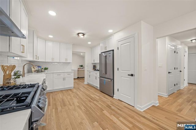 100 Pier Lane, Fairfield, NJ 07004