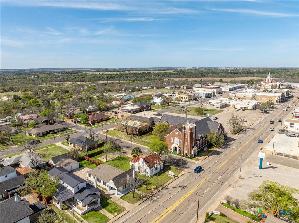 Image 34 of property listing at 1008 E Main Street, Gatesville, TX 76528