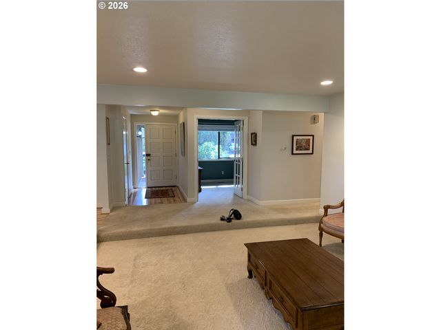 4341 COLLINS Way, Lake Oswego, OR 97035