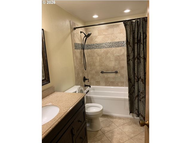 4341 COLLINS Way, Lake Oswego, OR 97035