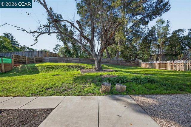 2481 Casa Way, Walnut Creek, CA 94597