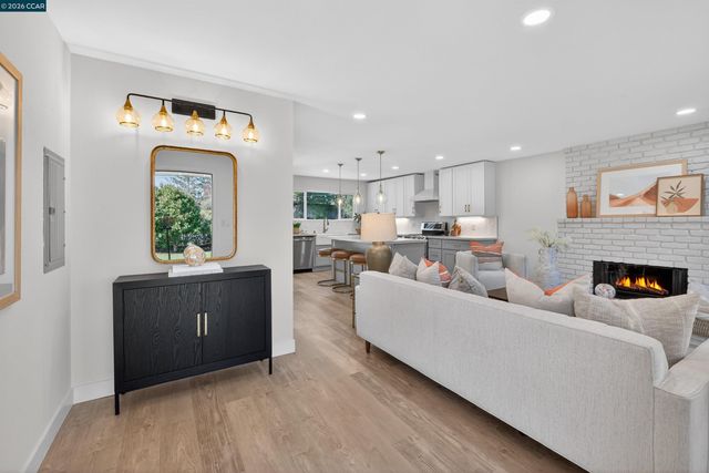 2481 Casa Way, Walnut Creek, CA 94597