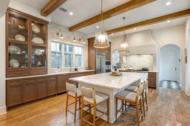 608 E 19th Street, Houston, TX 77008