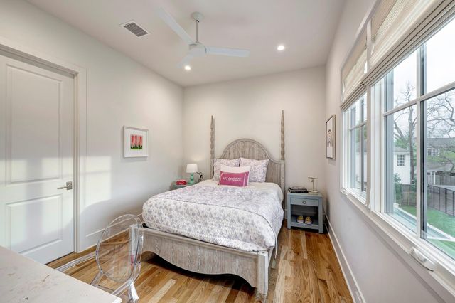 608 E 19th Street, Houston, TX 77008