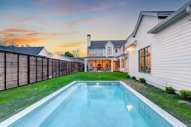 608 E 19th Street, Houston, TX 77008