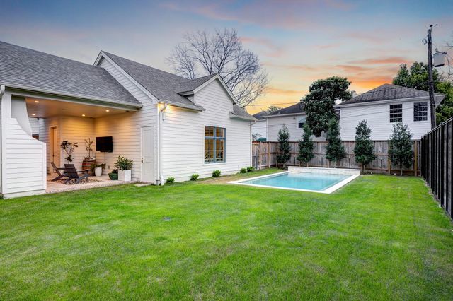 608 E 19th Street, Houston, TX 77008