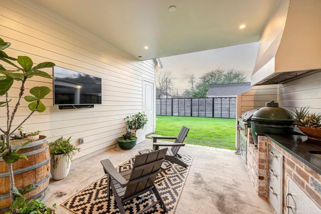 608 E 19th Street, Houston, TX 77008