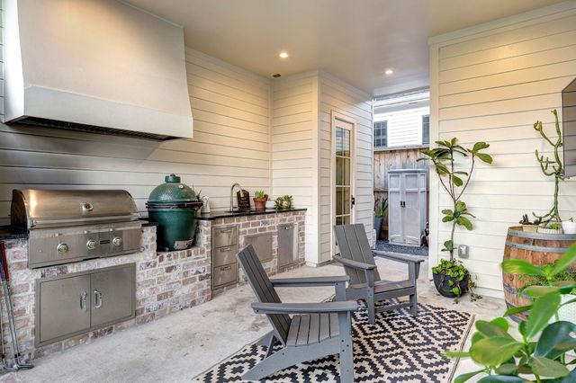 608 E 19th Street, Houston, TX 77008