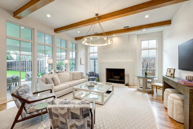 608 E 19th Street, Houston, TX 77008