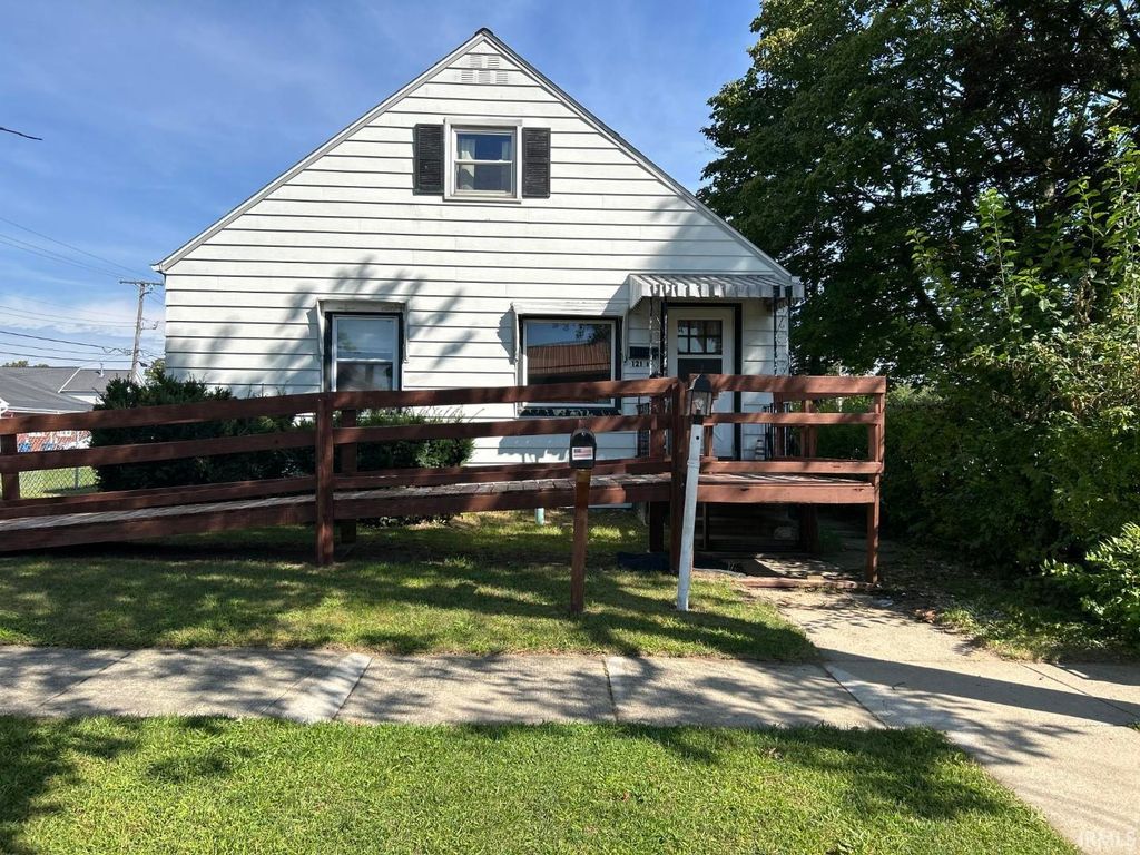 121 Franklin Street, Plymouth, IN 46563