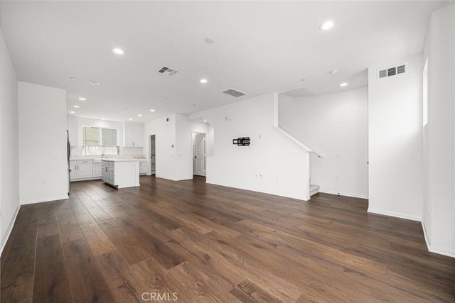 5860 LINDEN 8, Long Beach, CA 90805