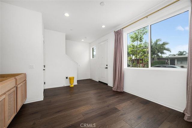 5860 LINDEN 8, Long Beach, CA 90805