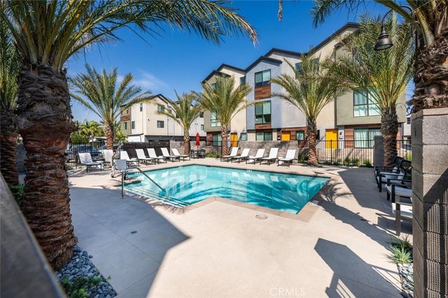 5860 LINDEN 8, Long Beach, CA 90805