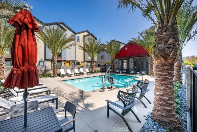5860 LINDEN 8, Long Beach, CA 90805