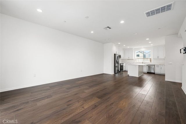 5860 LINDEN 8, Long Beach, CA 90805
