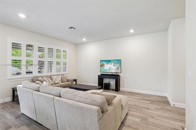 1636 Trailhead Terrace, Hollywood, FL 33021