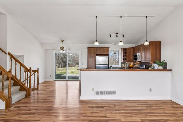 21250 Horseshoe Trail, Hamel, MN 55340