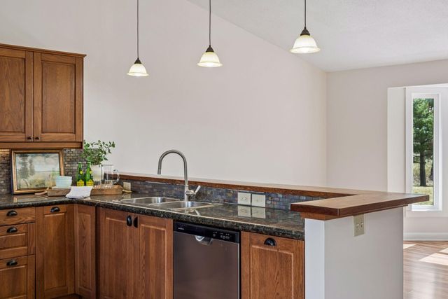 21250 Horseshoe Trail, Hamel, MN 55340