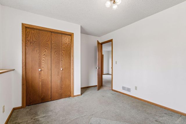 21250 Horseshoe Trail, Hamel, MN 55340