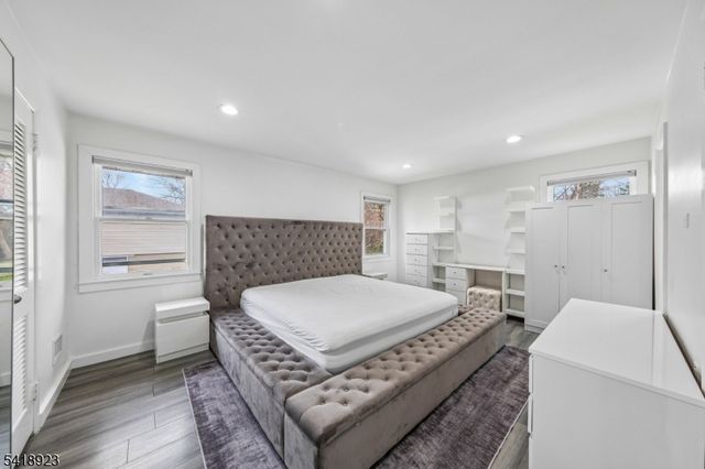 13 Munsey Rd, Emerson Boro, NJ 07630