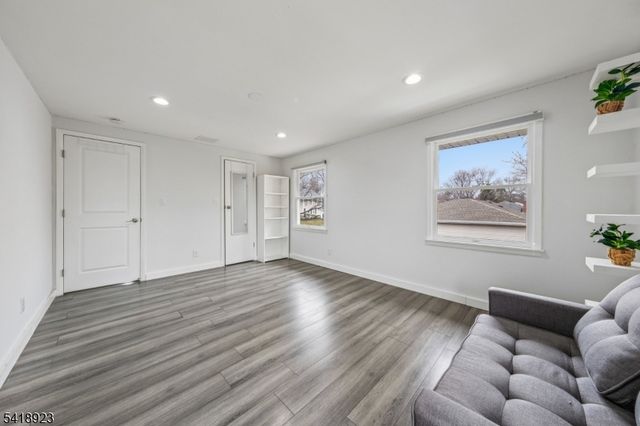 13 Munsey Rd, Emerson Boro, NJ 07630