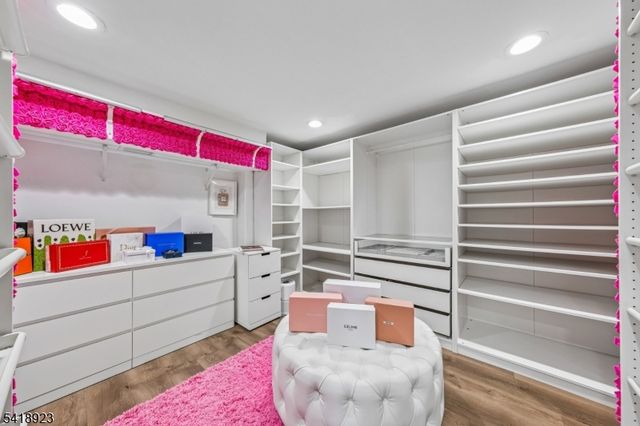 13 Munsey Rd, Emerson Boro, NJ 07630