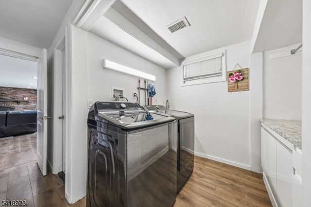 13 Munsey Rd, Emerson Boro, NJ 07630