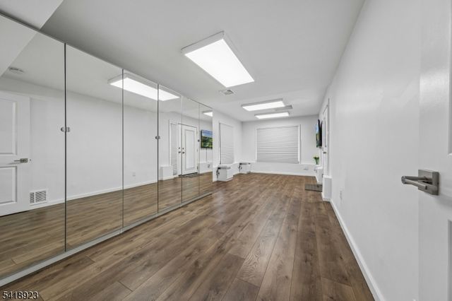 13 Munsey Rd, Emerson Boro, NJ 07630