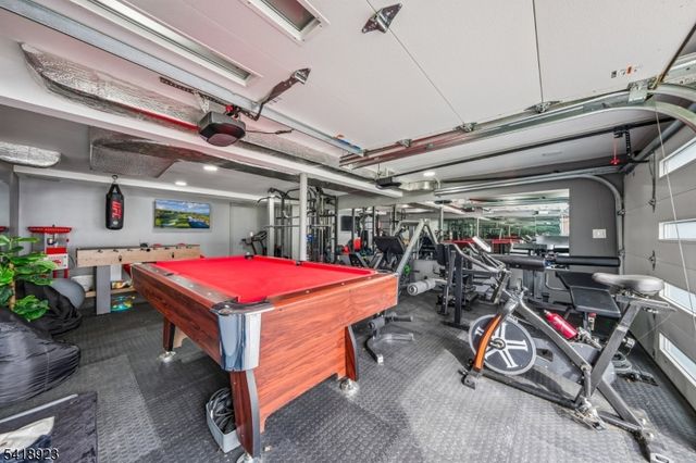 13 Munsey Rd, Emerson Boro, NJ 07630