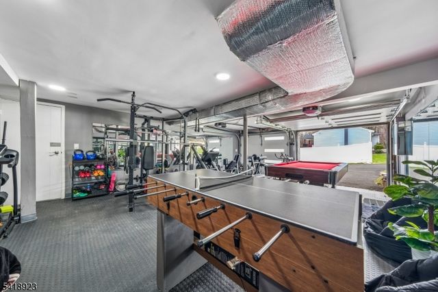 13 Munsey Rd, Emerson Boro, NJ 07630