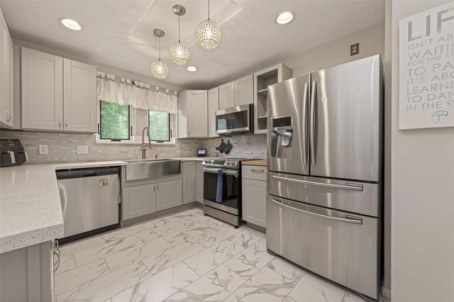 2411 Roman Forest Boulevard, New Caney, TX 77357