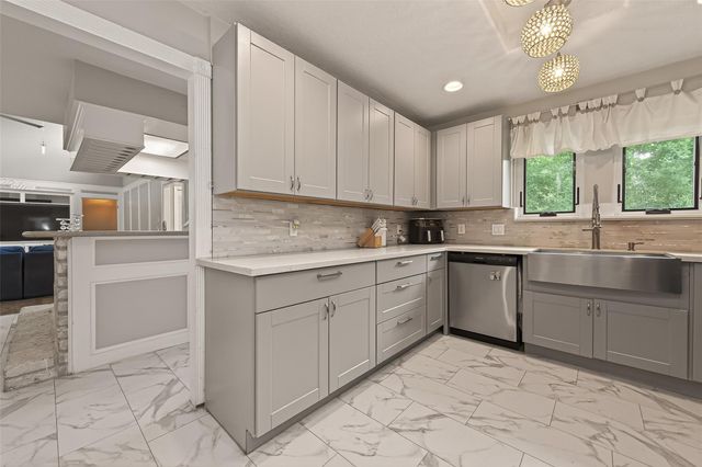 2411 Roman Forest Boulevard, New Caney, TX 77357