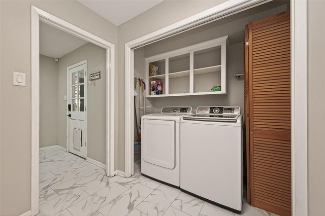 2411 Roman Forest Boulevard, New Caney, TX 77357