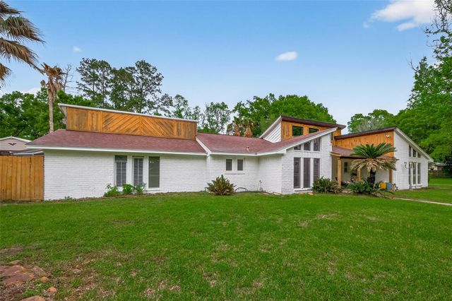 2411 Roman Forest Boulevard, New Caney, TX 77357