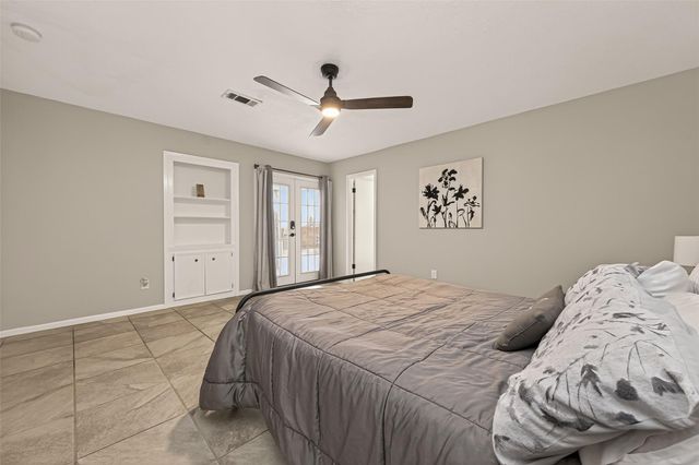 2411 Roman Forest Boulevard, New Caney, TX 77357