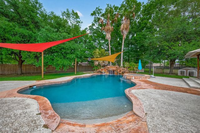 2411 Roman Forest Boulevard, New Caney, TX 77357
