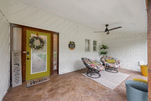 2411 Roman Forest Boulevard, New Caney, TX 77357