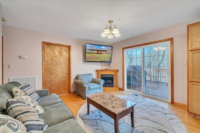 330 Chestnut Forest DR, Hardy, VA 24101