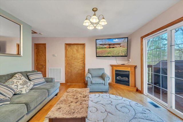 330 Chestnut Forest DR, Hardy, VA 24101