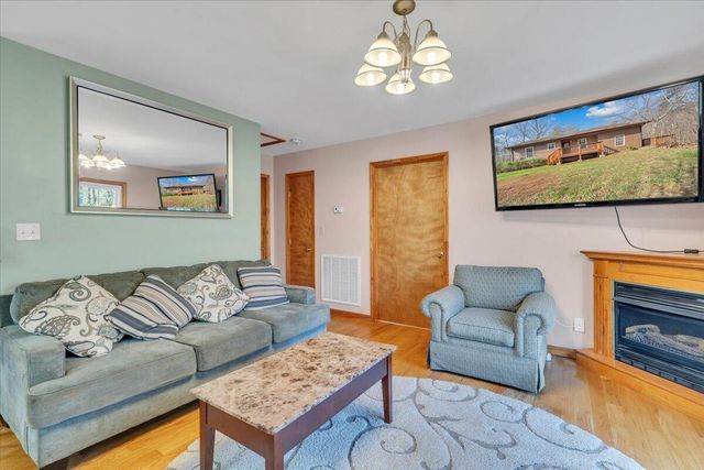 330 Chestnut Forest DR, Hardy, VA 24101