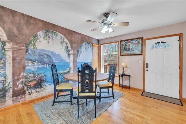 330 Chestnut Forest DR, Hardy, VA 24101