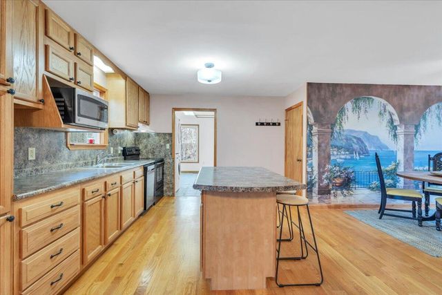 330 Chestnut Forest DR, Hardy, VA 24101