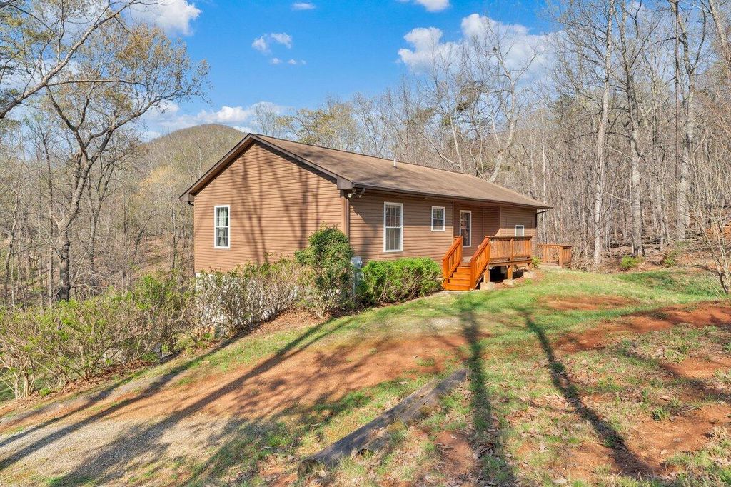330 Chestnut Forest DR, Hardy, VA 24101