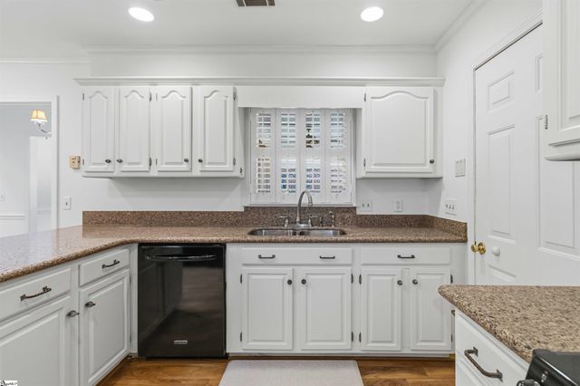 4 Parkins Place, Greenville, SC 29607