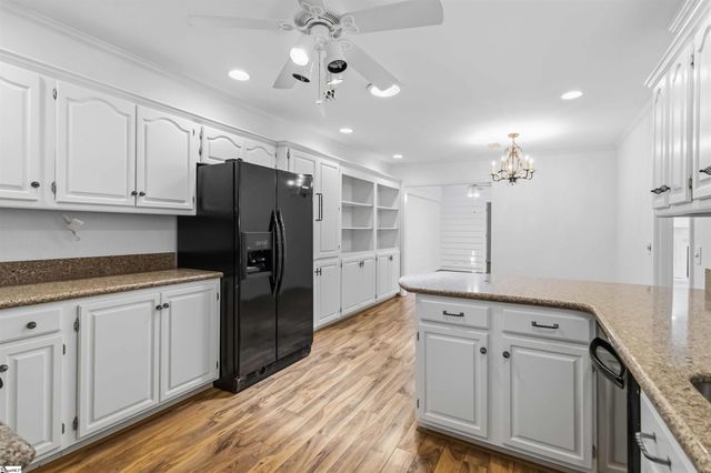 4 Parkins Place, Greenville, SC 29607