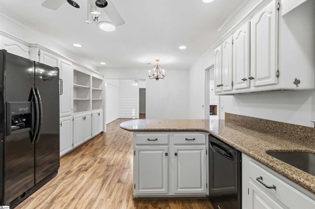 4 Parkins Place, Greenville, SC 29607
