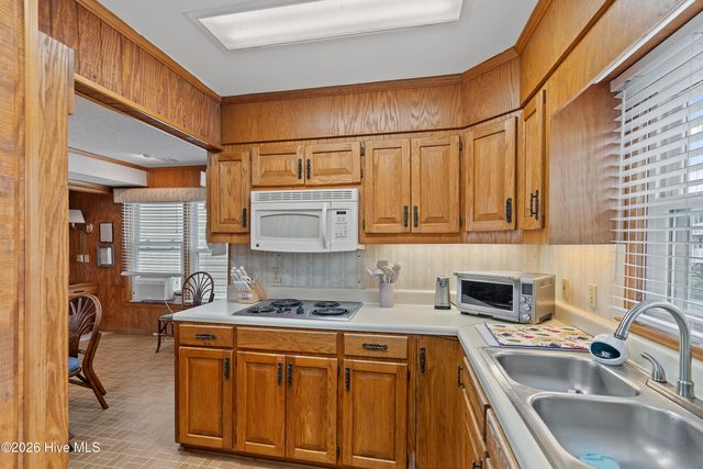 1099 Ocean Boulevard W, Supply, NC 28462