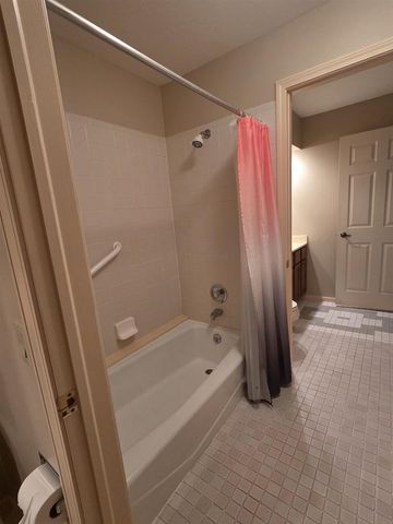1514 Golf View Road #E, Madison, WI 53704